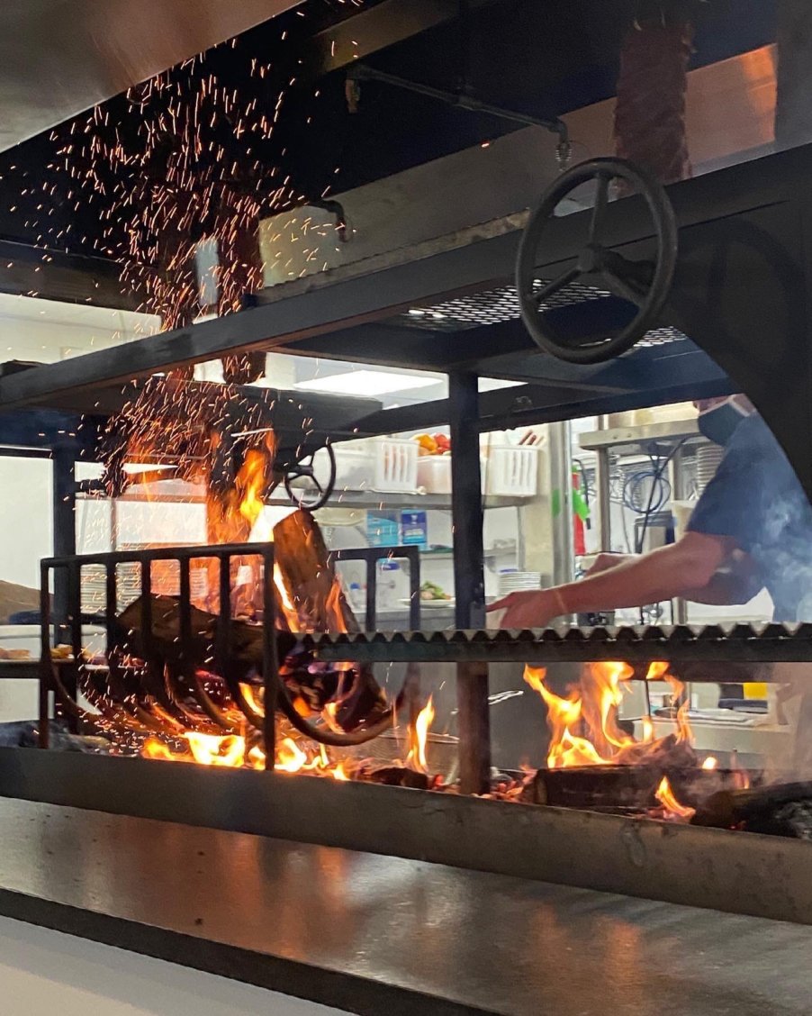 Grillworks Wood-Fired Indoor Grills Taking Over Top Restaurants - Bloomberg