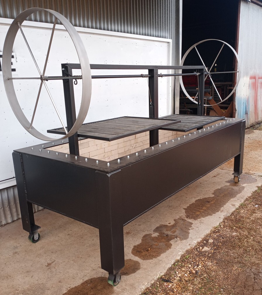 commercial-grill-with-a-life-time-firebox-resize.jpg
