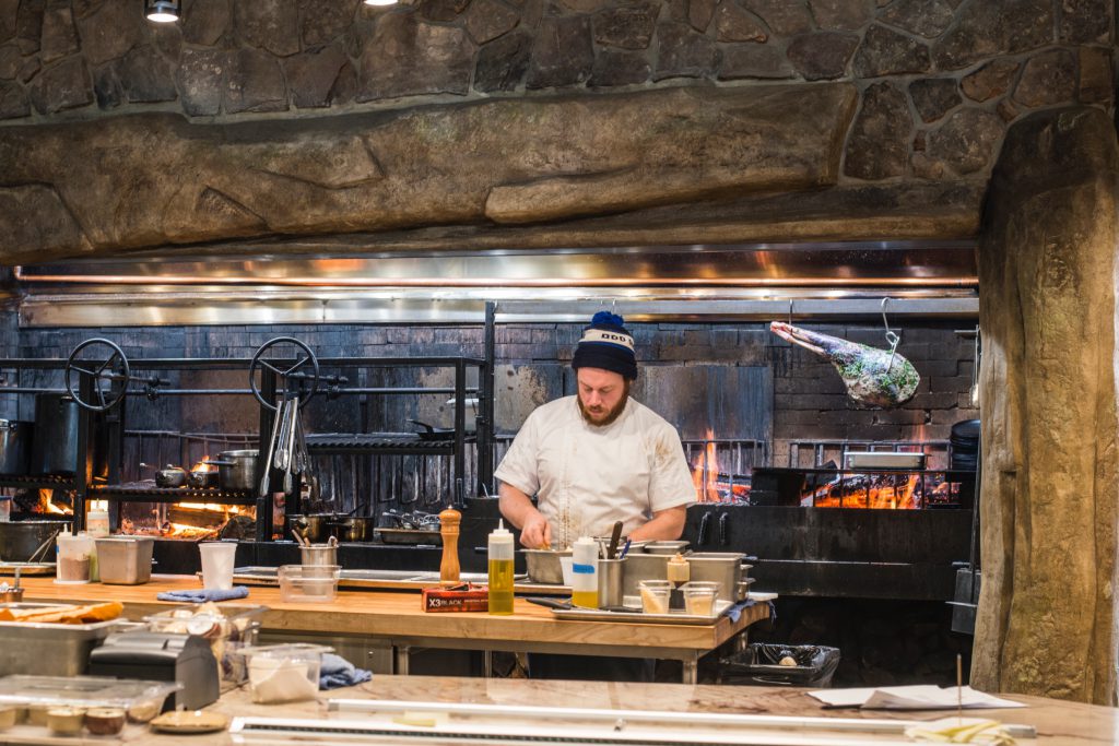 WOOD AND CHARCOAL FIRED INDOOR OUTDOOR GRILL