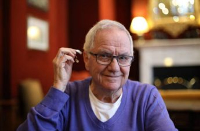 A Definitive Guide to Wear Hearing Aids with Glasses