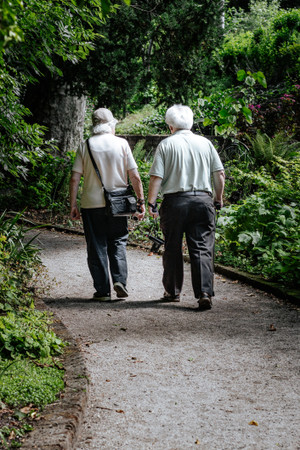 Navigating Social Situations with Hearing Loss: A Guide for the Hearing Aid Community