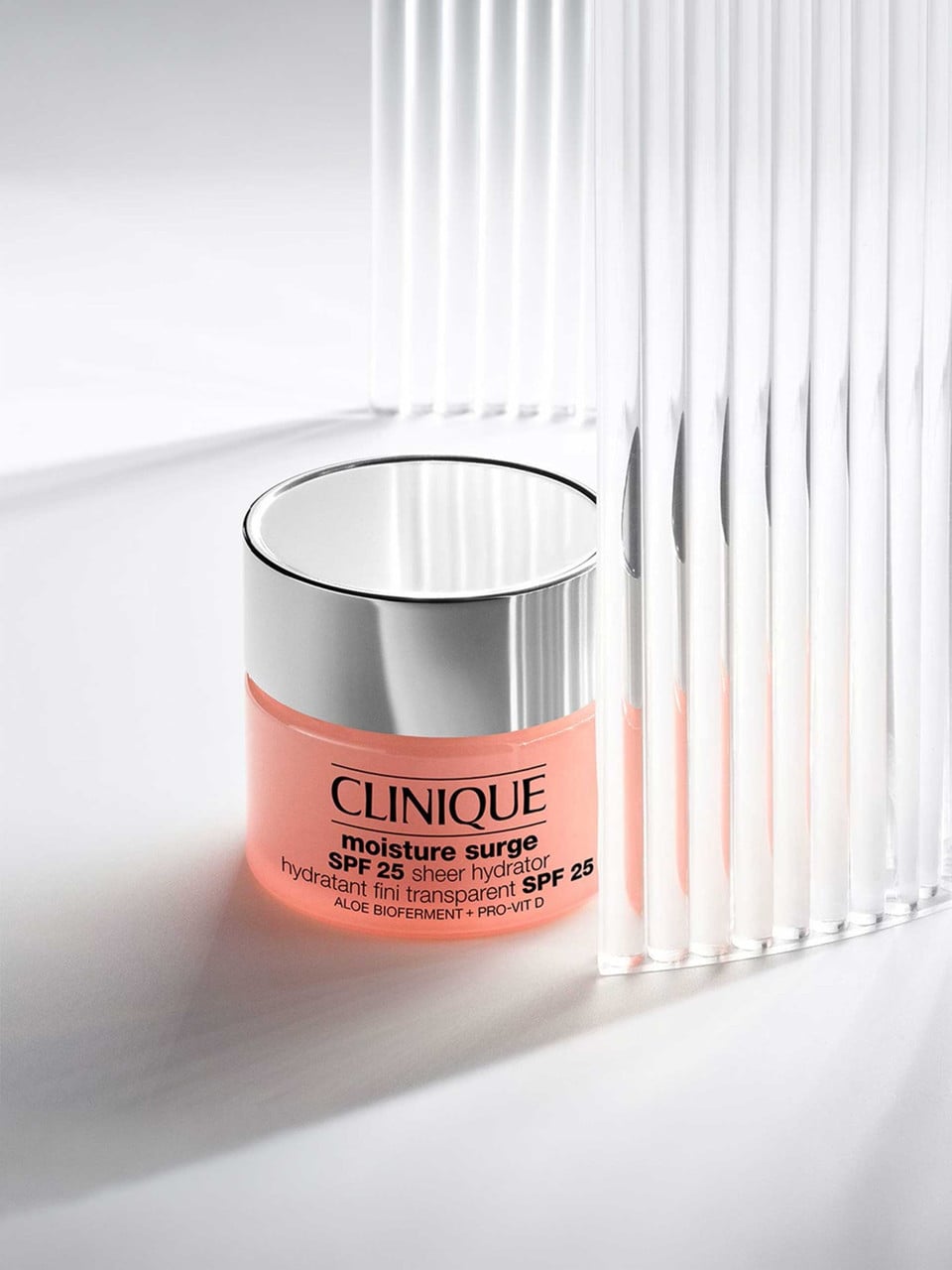Clinique Moisture Surge Sheer Hydrator SPF 25 30ml