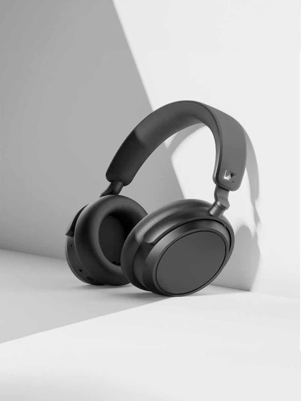Sennheiser Accentum Plus Wireless Headphones