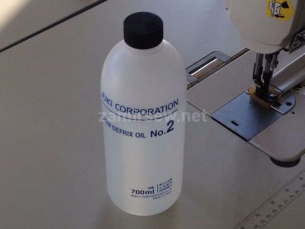 Juki Genuine Sewing Machine Defrix Oil No.2   700 ml Juki Genuine Sewing Machine Defrix Oil No.2   700 ml