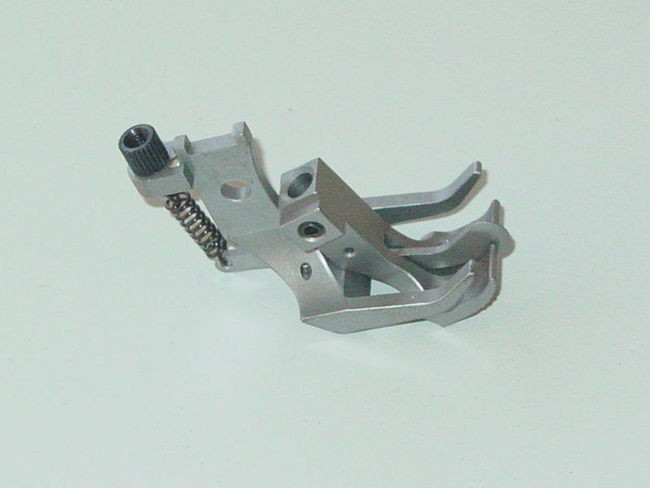 DOUBLE NEEDLE WALKING FOOT W/SPRING LOADED CENTER GUIDE FOR PFAFF 1296/1246
