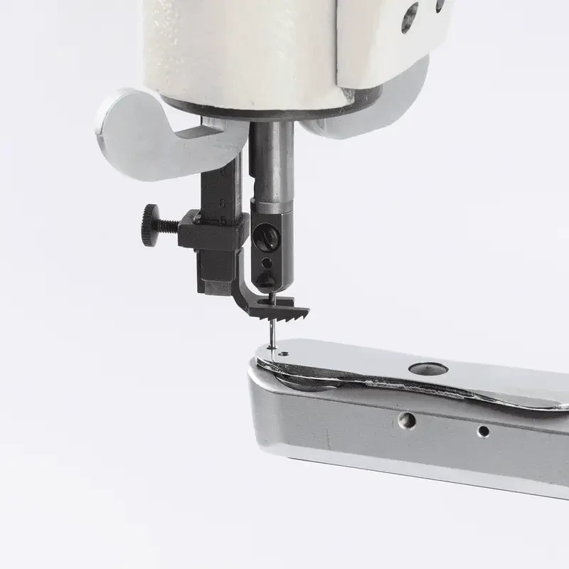 Consew 29BL Shoe Patch Machine Long Arm 18" Big Bobbin 3/4 H.P. Servo Stand