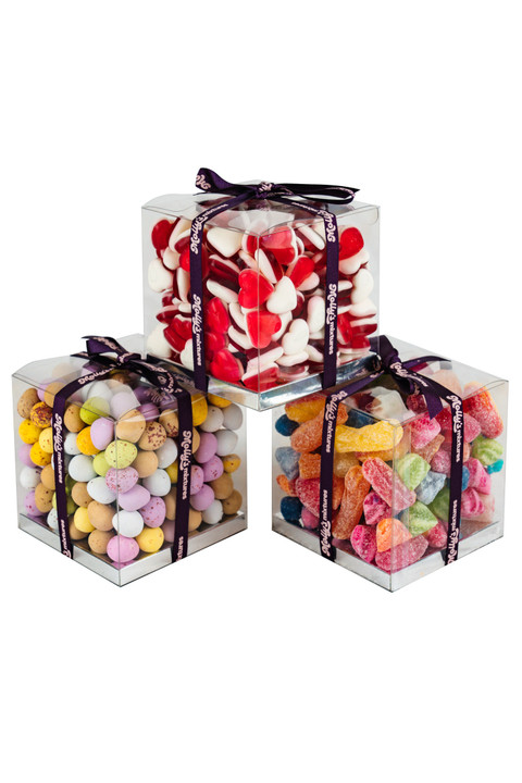 'Create your own' Gift Cube...Jelly Sweet Selection
We have now introduced a 'Create your own' selection to our Gift Cube range - making it very easy for you to choose exactly the sweet choice you would like in your cube.
Measuring 10cm, this cube will be full with the sweet selection you choose.
Simply, state the jelly sweets required and this cube will be made to order specifically for you.
Finished with our signature ribbon, this cube makes an excellent gift. 