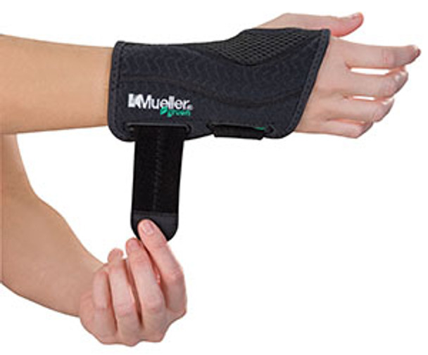 Mueller Sports Medicine, Inc. 86273 Black, Large/X-Large, Right (In retail pkg) (Products are only available for sale in the U.S. Products cannot be sold on Amazon.com or any other 3rd party platform without prior approval by Mueller.) , each