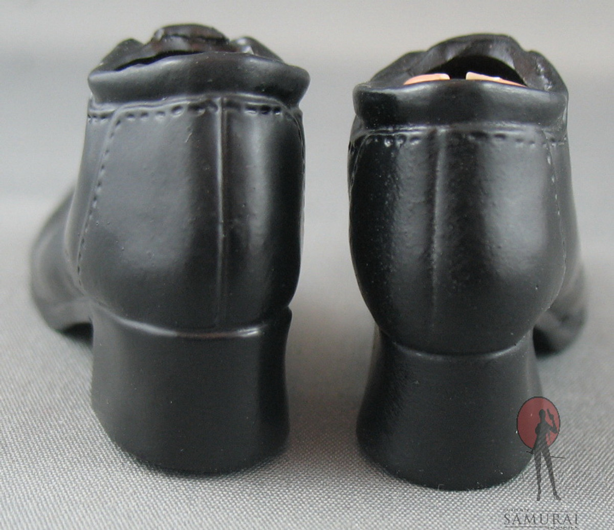 Playlord Shoes (previously heels/boots) are a type of character customization item worn on a player's feet. po sic in amien to web