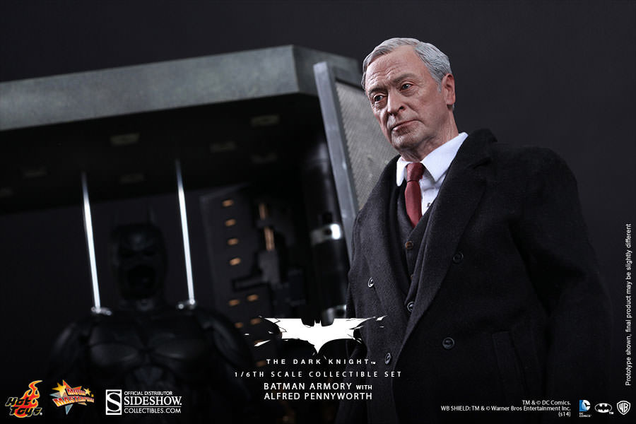 Hot Toys - TDKR - Batman Armory with Alfred Pennyworth