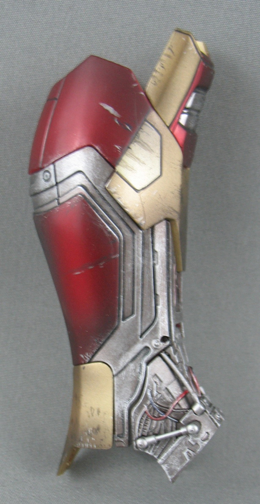 Hot Toys - Ironman Armor - Left Leg - Damaged