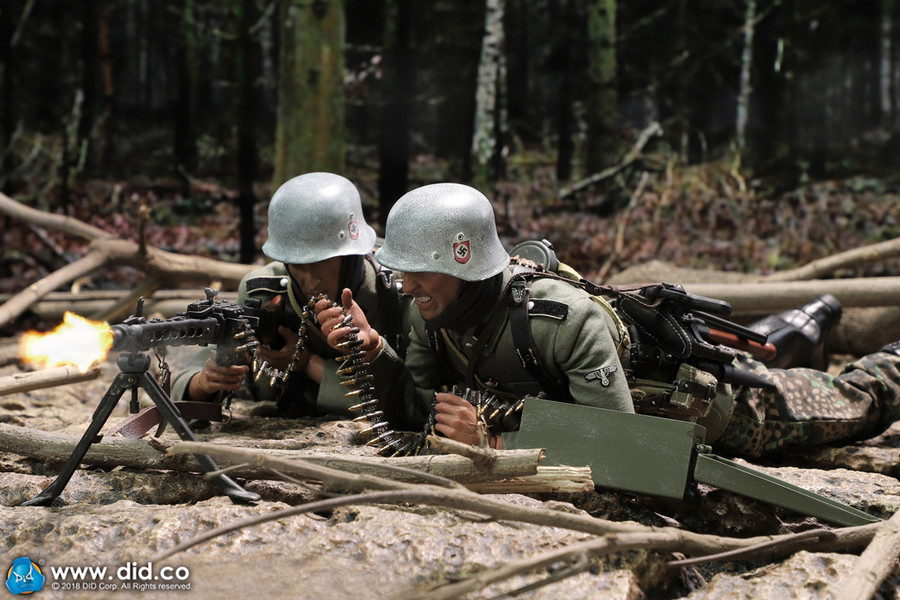 DID -  SS-Panzer-Division Das Reich MG42 Gunner B - Egon