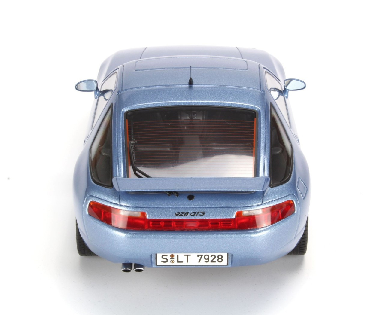 Porsche 928 GTS 1:18 scale