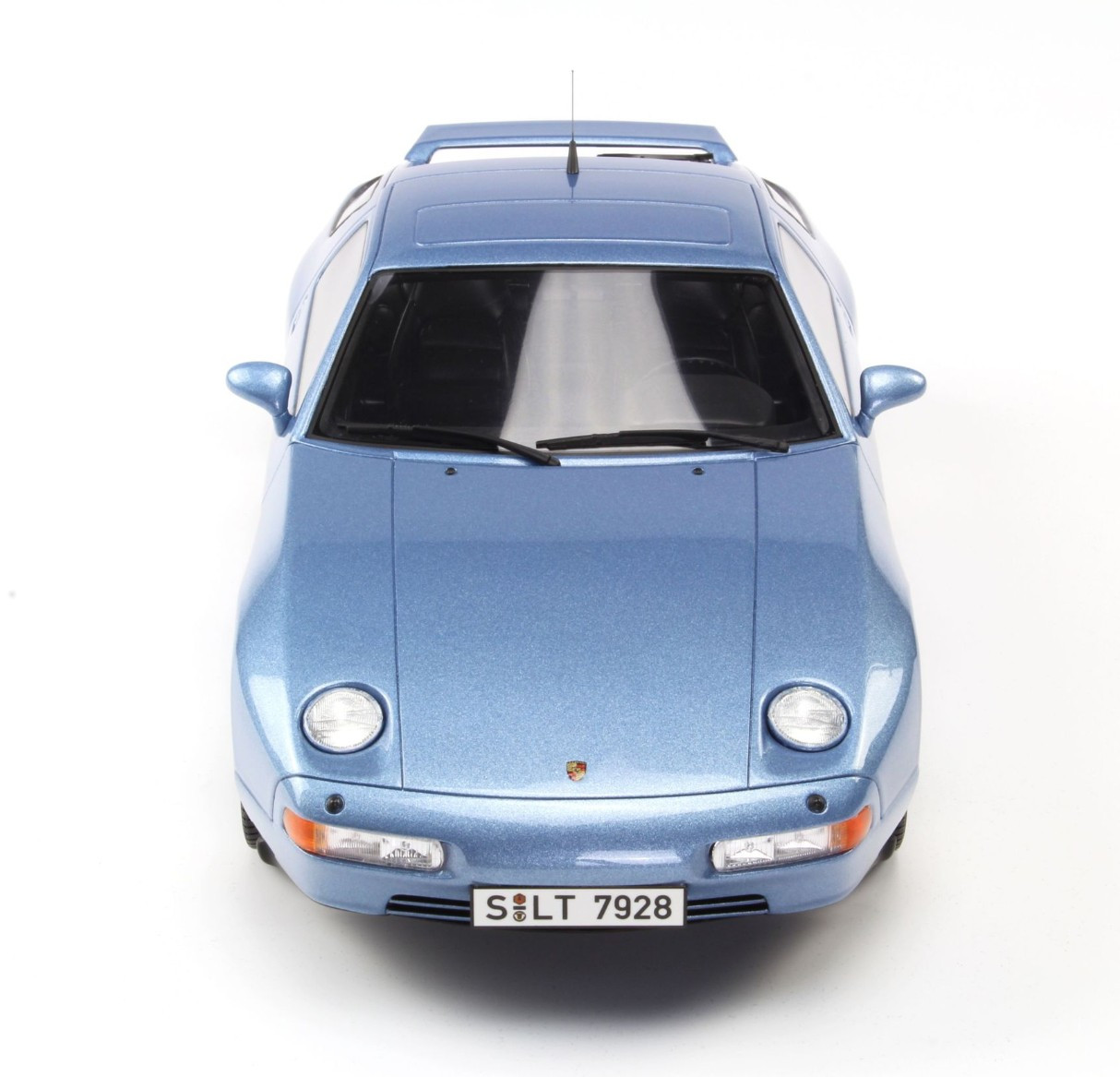 1/18 ポルシェ928S 1/18 GT Spirit 1980 Porsche 928 S (Pink) Car Model - LIVECARMODEL.com