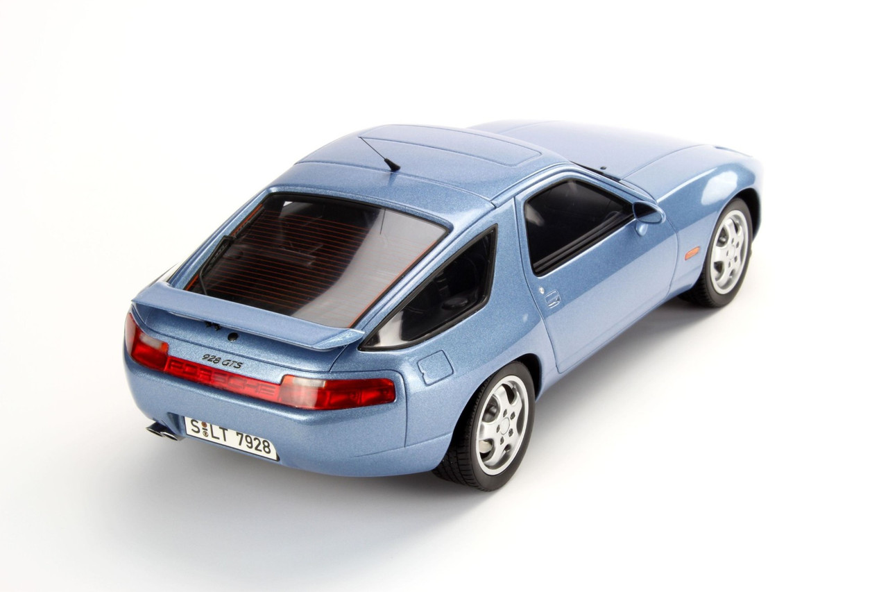 Porsche 928 GTS 1:18 scale