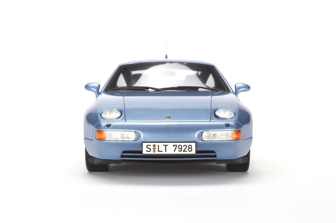 Porsche 928 GTS 1:18 scale