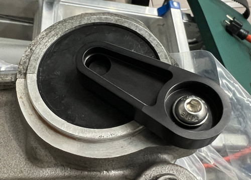 Porsche 928 32 Valve Cam Seal Retainer (black anodized & replaces 928-105-205-00)