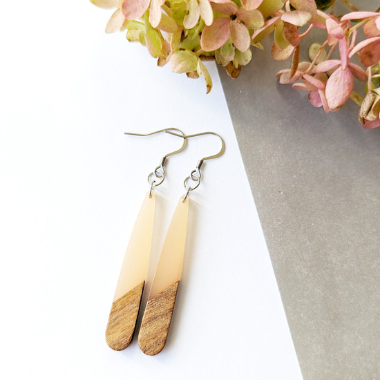 Beige & Wood Earring