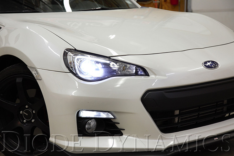 2014_subaru_brz_alwayson_headlamp_on_1.jpg
