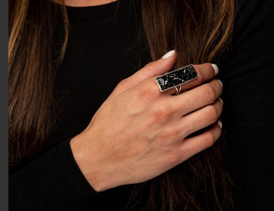 Black Bar Adjustable Ring