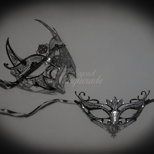 Couple's masquerade masks for masquerade ball party masks.