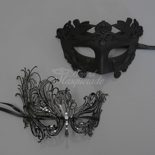 Black men's masquerade mask is handsome and charming. Black venetian masquerade mask would look stunning with a black prom dress or black homecoming dress with rhinestones. Black men's masquerade mask is handsome and charming. Black venetian masquerade mask would look stunning with a black prom dress or black homecoming dress with rhinestones.