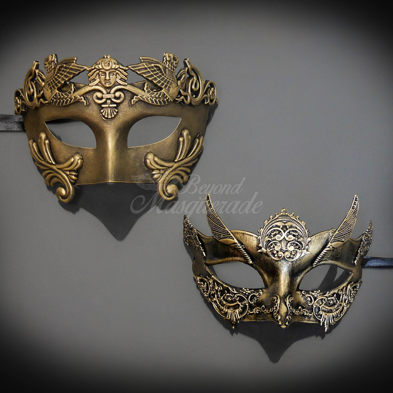 Go for the gold and get these masquerade masks for your boyfriend or girlfriend this holiday.