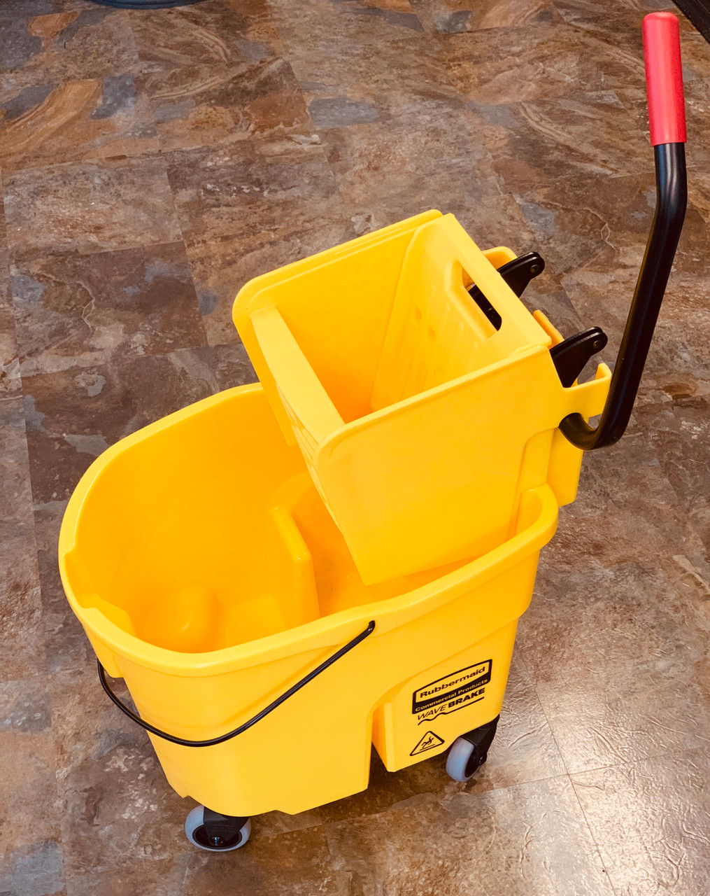 Rubbermaid 35 qt Yellow Plastic WaveBrake® Mop Bucket With Side