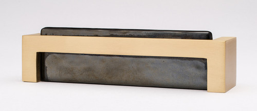 Sietto P-1802-SB: 128mm cc Skyline Cabinet Pull - Iridescent Black w/Satin Brass Base