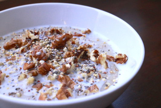 OATMEAL: HIDDEN BERRY GOODNESS