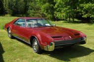 Innovative Oldsmobile Toronado made front-wheel drive popular