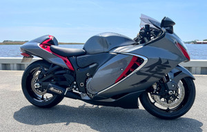 Buy Alien Head 2 Full System 14" Muffler Suzuki Hayabusa (22-26) Black SKU: 397100 at the price of US$ 1999 | BrocksPerformance.com