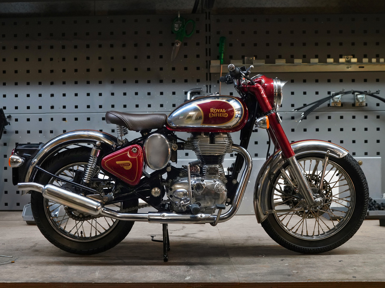 1:3 Scale Model Royal Enfield Motorcycles