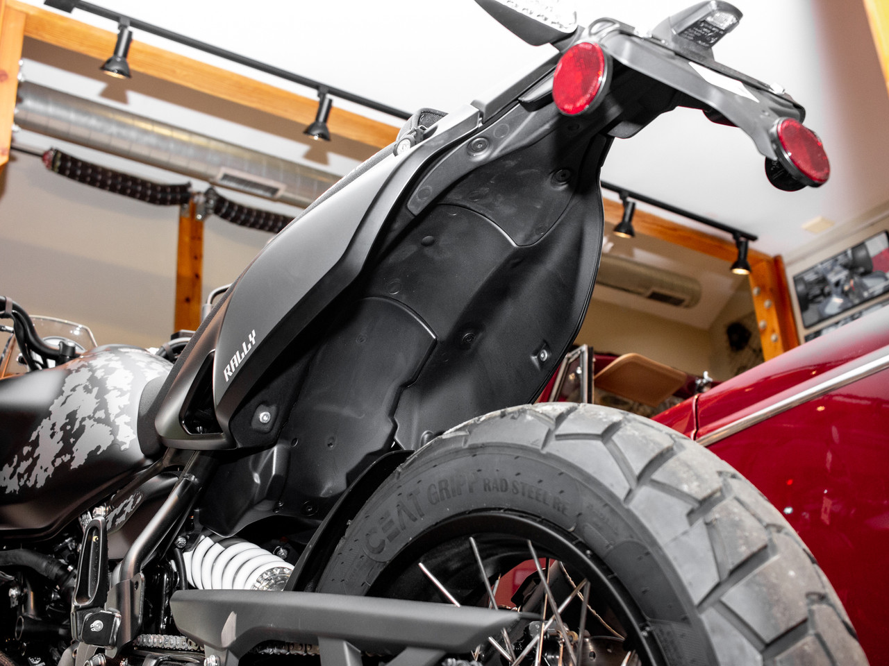Rally Dual Seat & Mudguard