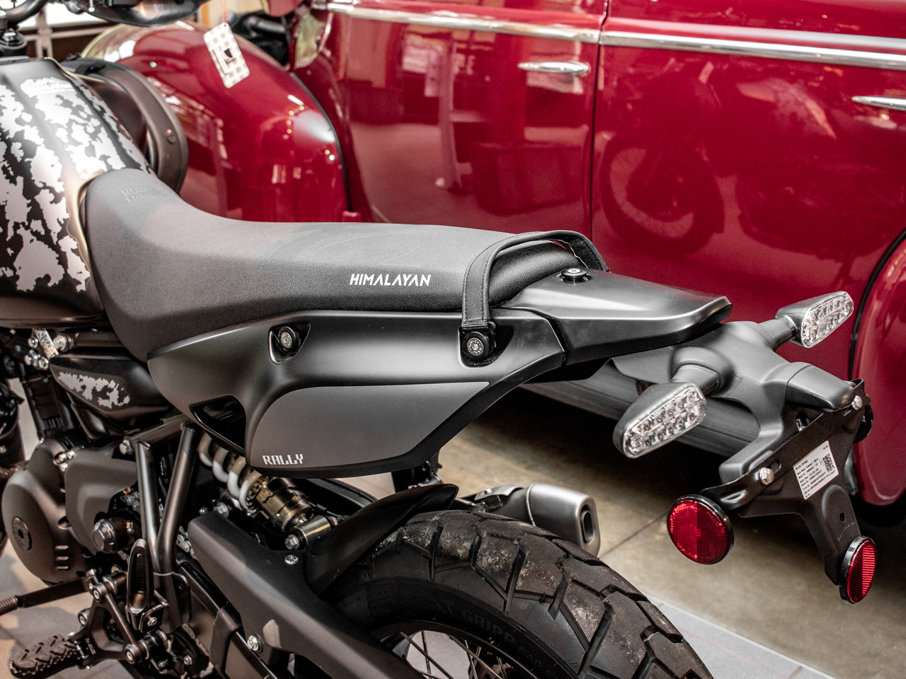 Rally Dual Seat & Mudguard