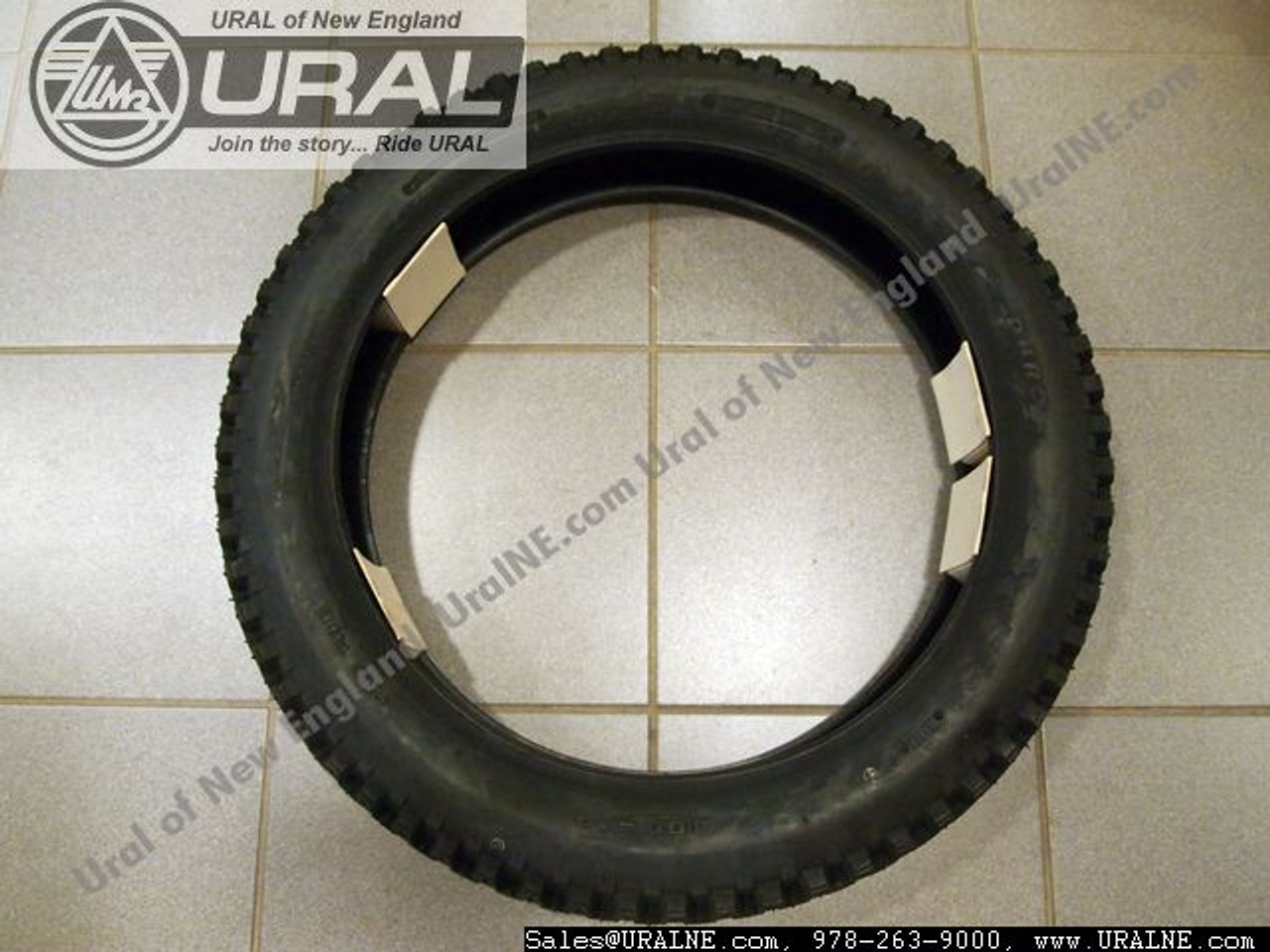 19" Duro Tire, Knobby (Off-Road Recommended)