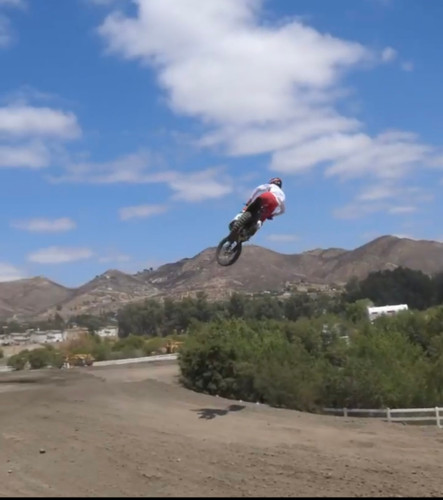 JBI Pro Bladder Cap Showa Shock KX450 during motocross at lake Elsinore mx