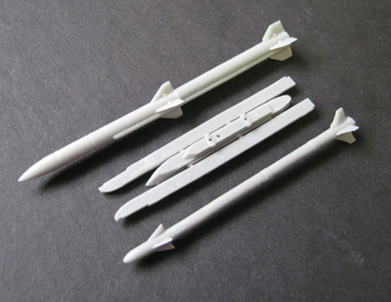 OzMods Scale Models AMRAAM + Sidewinder 9X + launch rail 1 set Accessories 1:48