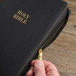 KJV Large Print Thinline Bible - Black - Thumb Indexed - Zipper Closure