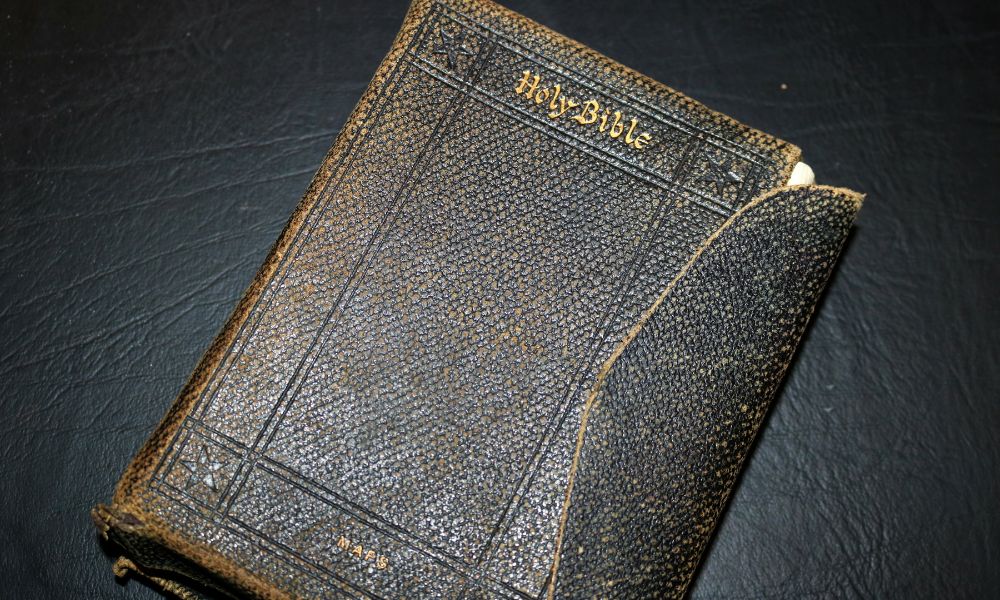 7 Different Types of LeatherBound Bibles The KJV Store