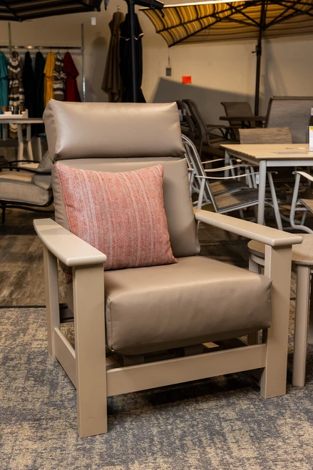 Leeward Supreme Hidden Motion Arm Chair