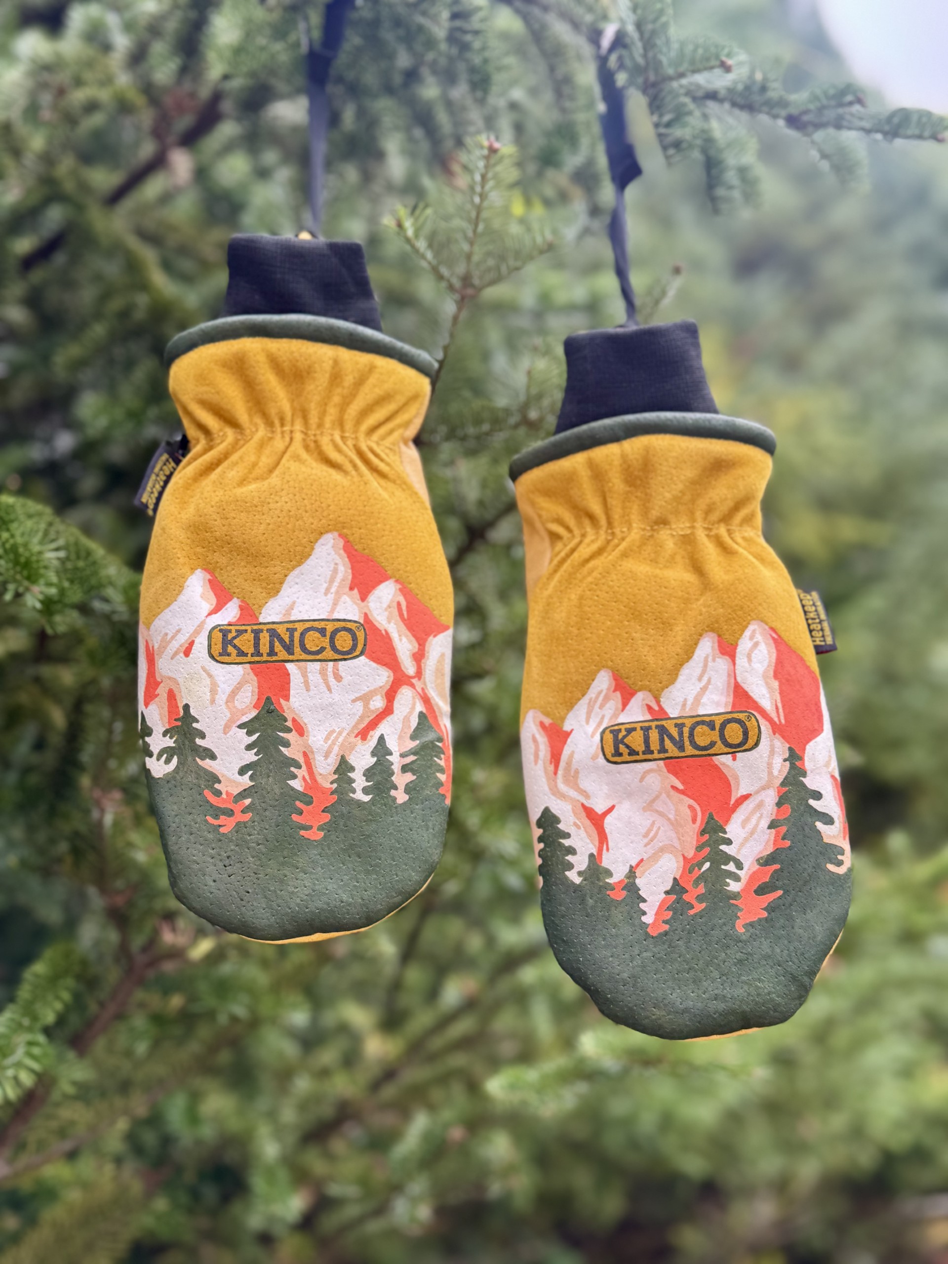サノバチーズ　27 SMOKE MITTENS 26/27 Mountain Mitt by Meg Linnan - Ski Haus | NOTB | Patio Place