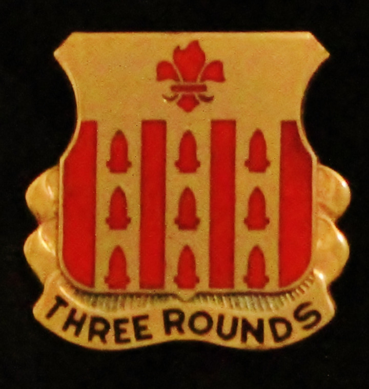 333rd Field Artillery Unit Crest (Three Rounds)