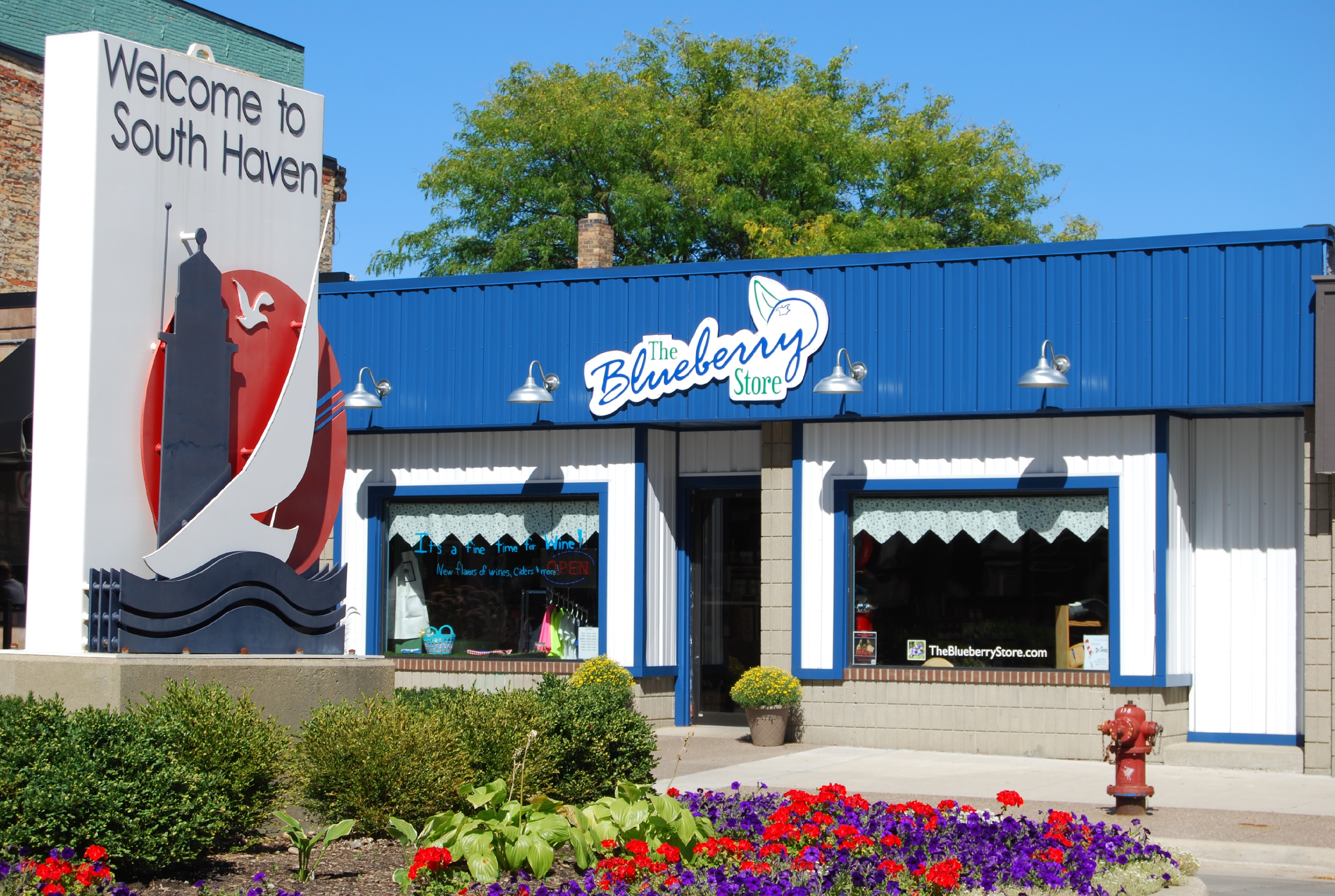 downtown-store-outside.jpg downtown-store-outside.jpg