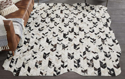 Cowhide Mosaic Chevron Rug - White/Black - 8 x 12