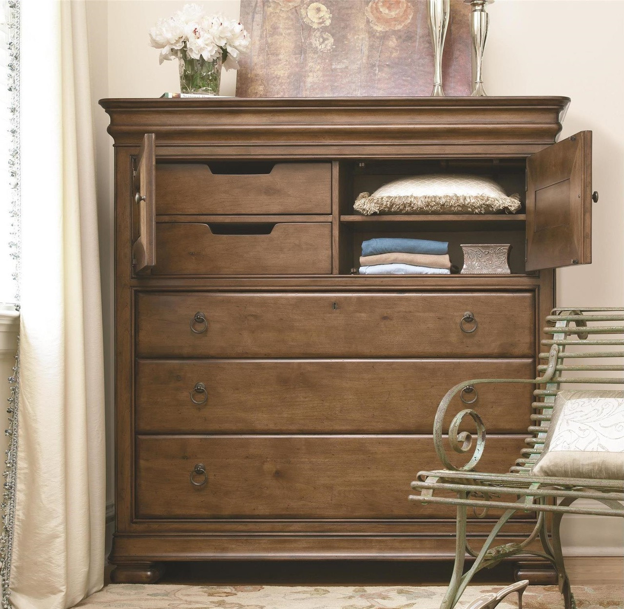 https://cdn11.bigcommerce.com/s-42eba/images/stencil/1280x1280/products/4304/21543/Louis_Philippe_Solid_Wood_Gentlemans_Dressing_Chest1__43700.1459978549.jpg?c=2