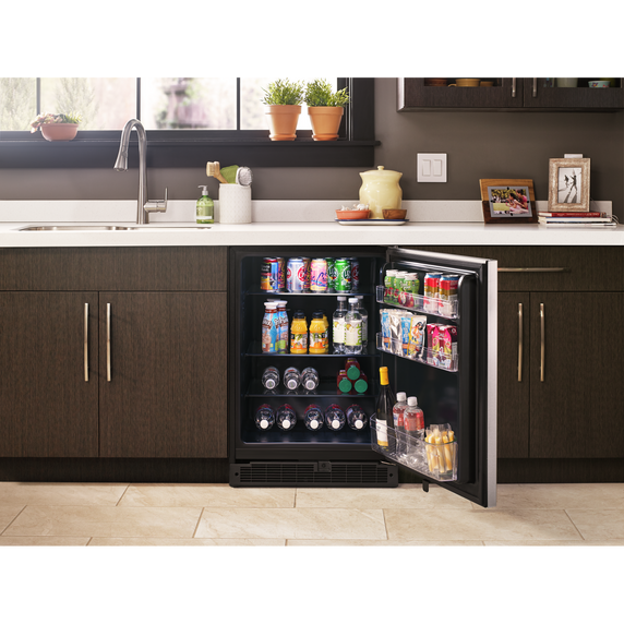 Whirlpool® 24-inch Wide Undercounter Refrigerator with Towel Bar Handle - 5.1 cu. ft. WUR35X24HZ