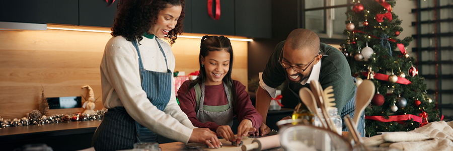 7 Must-Try Holiday Dinner Party Ideas with LED Strips Family preparing food for the holidays