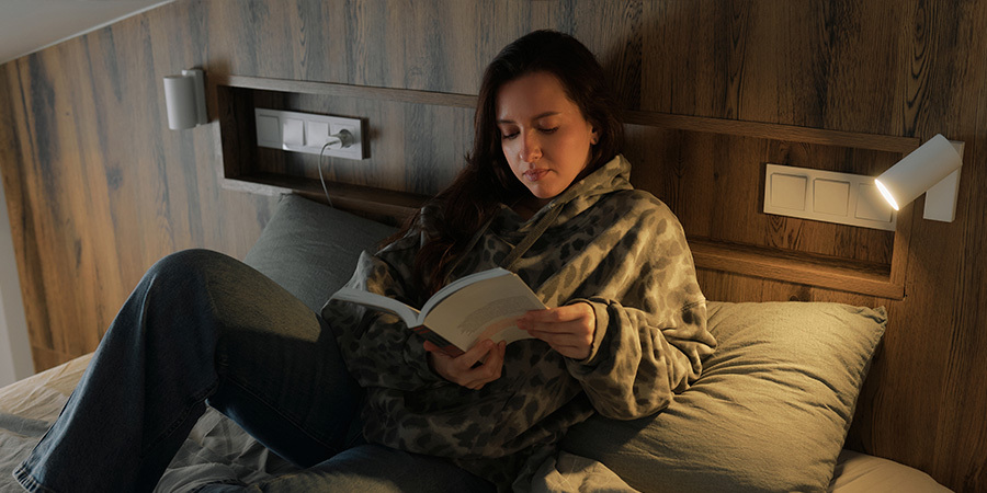 Wall mounted bebside lamps