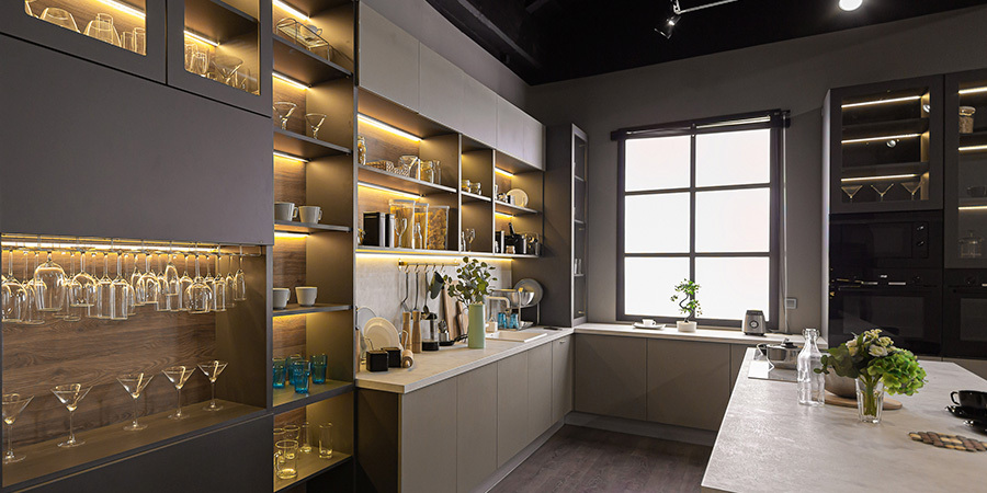 Cabinet/shelf LED accent lighting